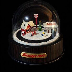 Snap-on Christmas Village Dome Collectible Multicolor Plastic Holiday Display